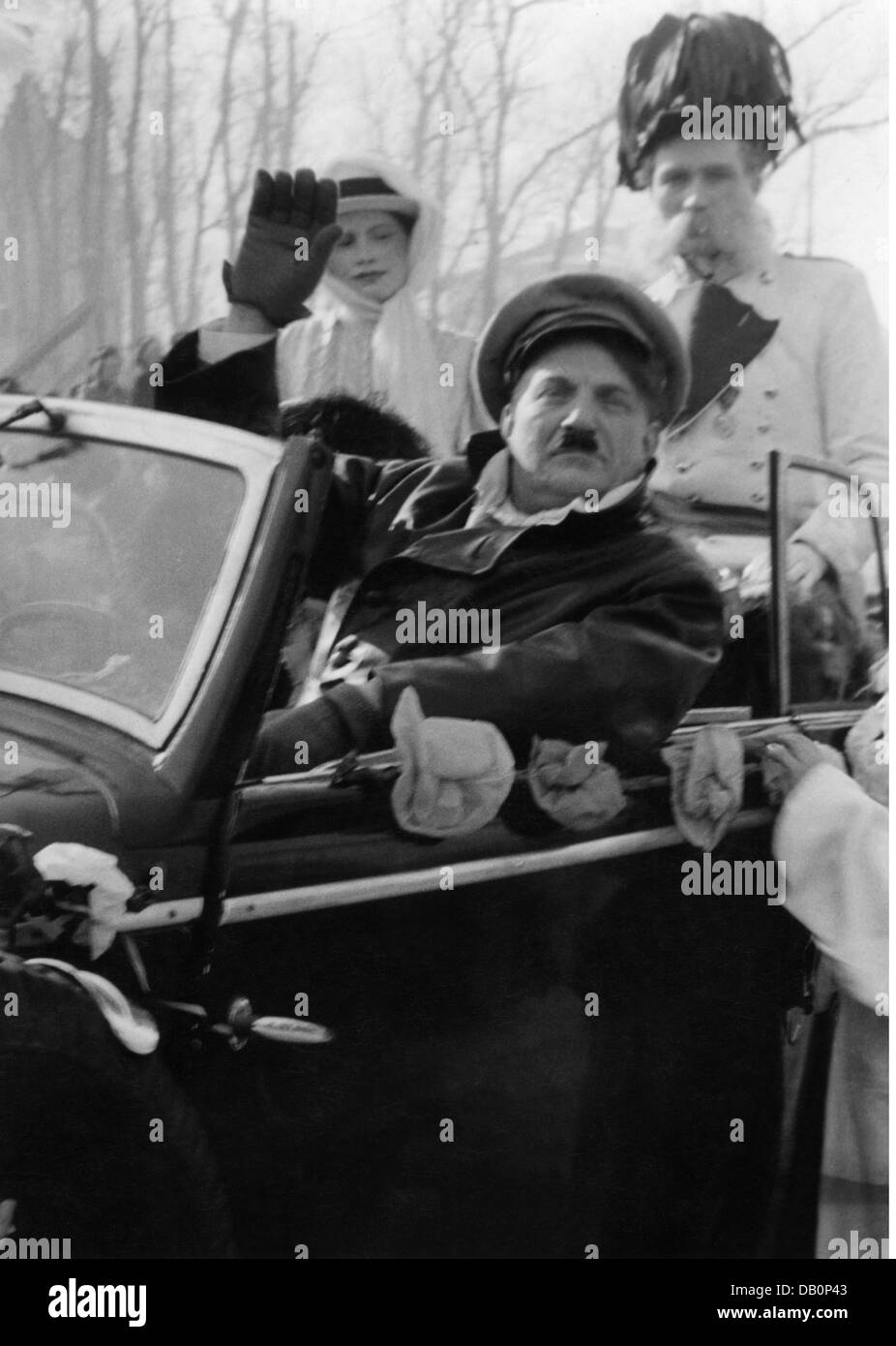 Festlichkeiten, Fasching, Faschingsumzug mit Hitler-Doppel, München, 24.2.1952, Zusatz-Rechte-Clearences-nicht vorhanden Stockfoto