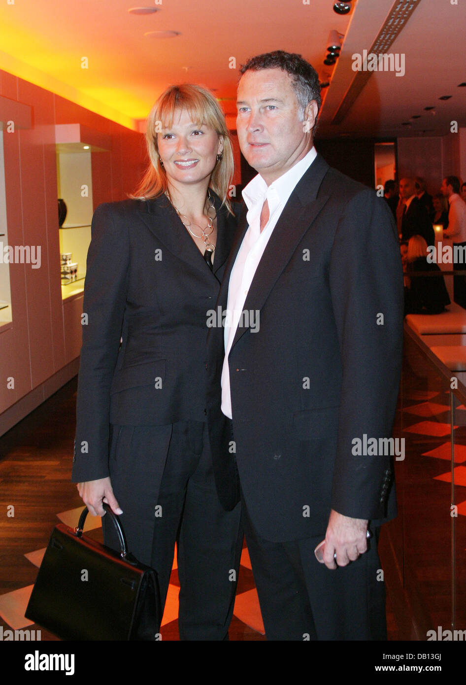 Ehemalige Schwimmerin Franziska van Almsick und ihr Partner Juergen B. Harder sind auf der Party anlässlich der "10. Jahrestag der Departmentstore" im Quartier 206 in Berlin, 28. Oktober 2007 abgebildet. Foto: Xamax Stockfoto