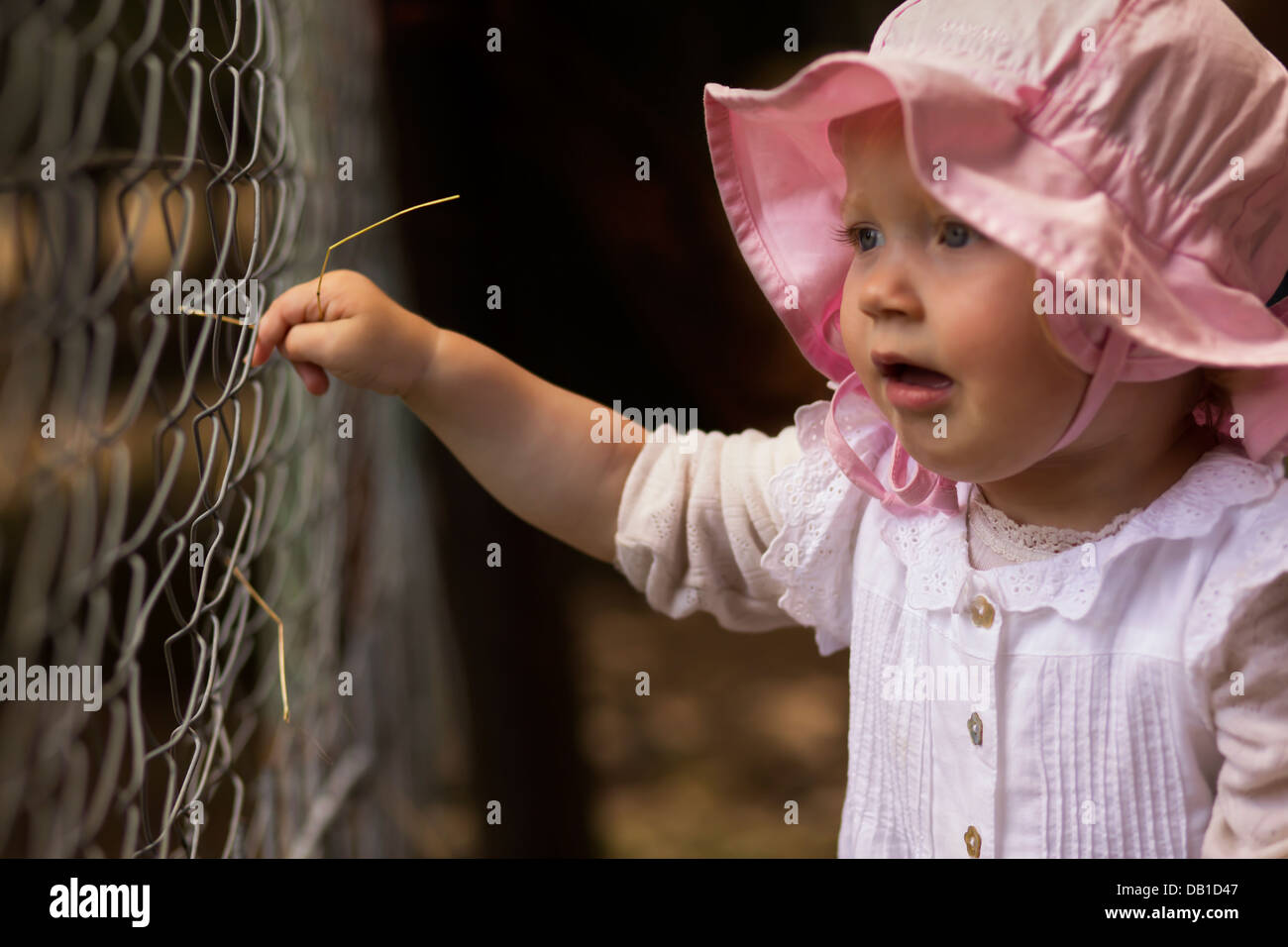 Babymädchen im zoo Stockfoto