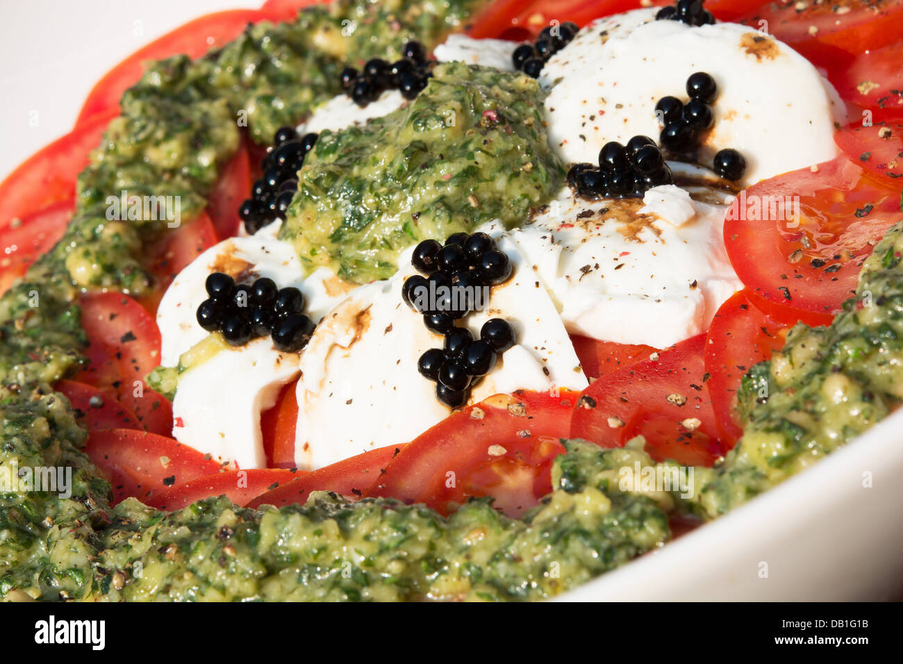 Mozzarella perlen -Fotos und -Bildmaterial in hoher Auflösung – Alamy
