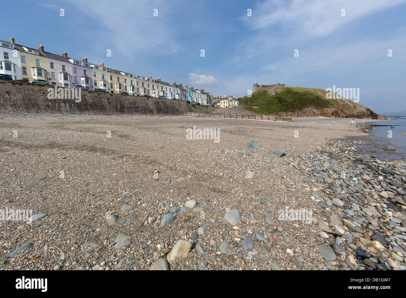 Stadt von Criccieth, Wales.  Malerischen Blick auf Criccieths Marine Terrace Wohn- und Ferienunterkünfte beherbergt. Stockfoto