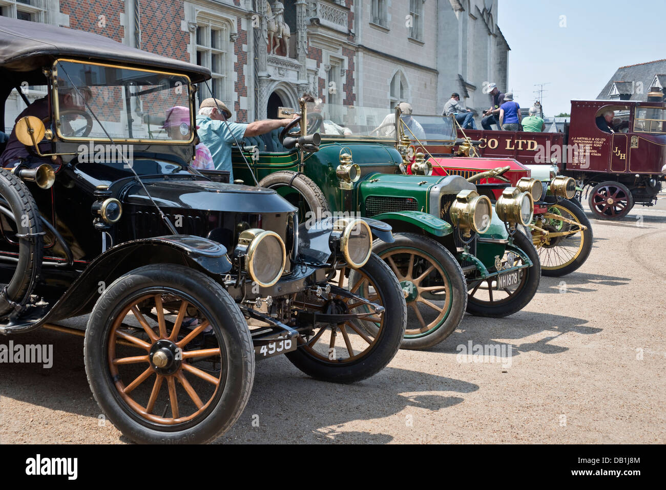 Oldtimer-Automobil-Ausstellung vor dem Schloss von Blois - Val de Loire, Frankreich Stockfoto