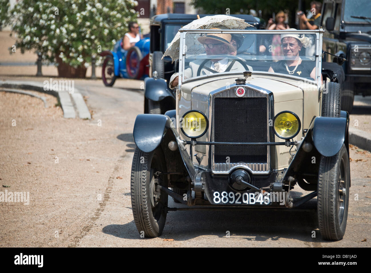Oldtimer-Automobil-Ausstellung vor dem Schloss von Blois - Val de Loire, Frankreich Stockfoto