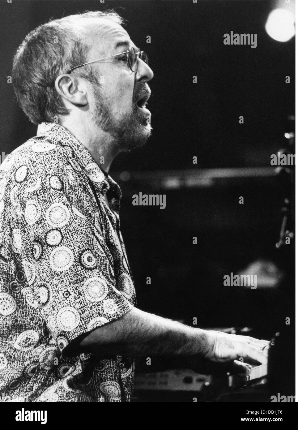 James, Bob, * 25.12.1939, US-amerikanischer Musiker (Jazz), Pianist, halbe Länge, während der Bühnenaufführung, Montreux, 1999, Stockfoto