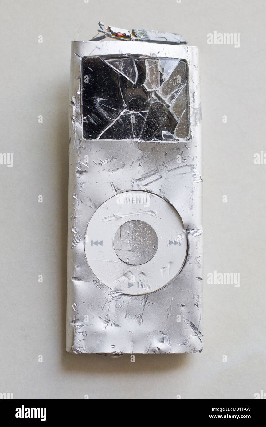 Zerschlagen und gebrochenen iPod Nano MP3-player Stockfoto