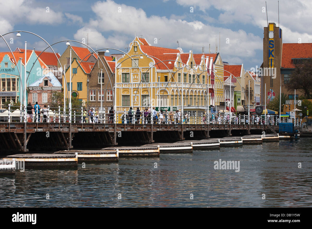 Königin-Emma-Brücke in Willemstad, Curaçao Stockfoto