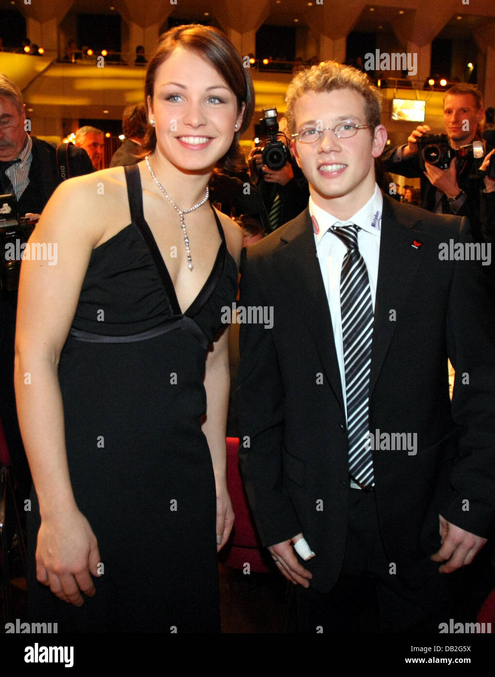 Deutsche Turnerin Und Preistrager Fur Den Mann 2007 Sports Personality Sportler Des Jahres 2007 Fabian Hambuchen Posiert Mit Preistrager Fur Die Frau Deutsche Biathletin Magdalena Neuner Im Kurhaus Casino In Baden Baden Deutschland