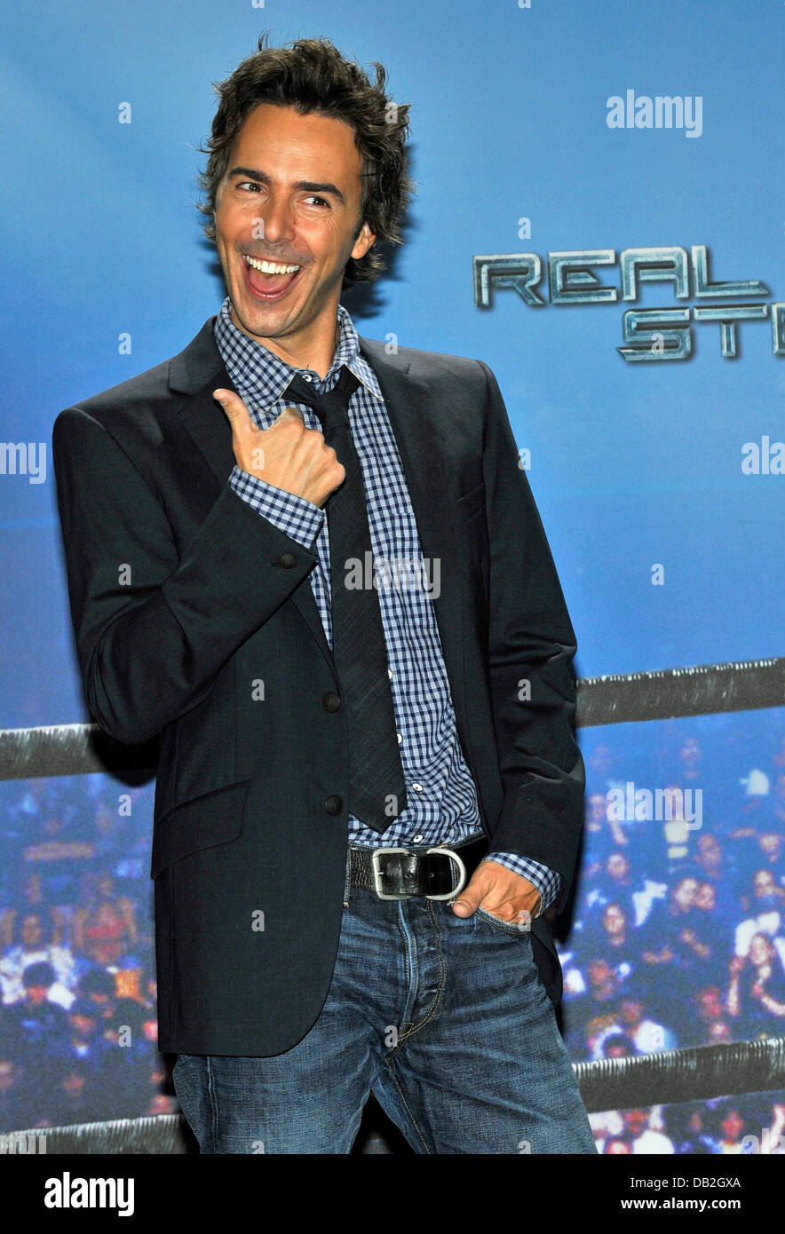 US-kanadischen Regisseur Shawn Levy bei einem Fototermin für den Film stellt "Real Steel in München, Deutschland, 12. September 2011. Der Film kommt deutschen Kinos am 10. November 2011 und erzählt die Geschichte der humanoiden Roboter kämpfen gegenseitig während Boxen Spiele. Foto: Ursula Düren Stockfoto