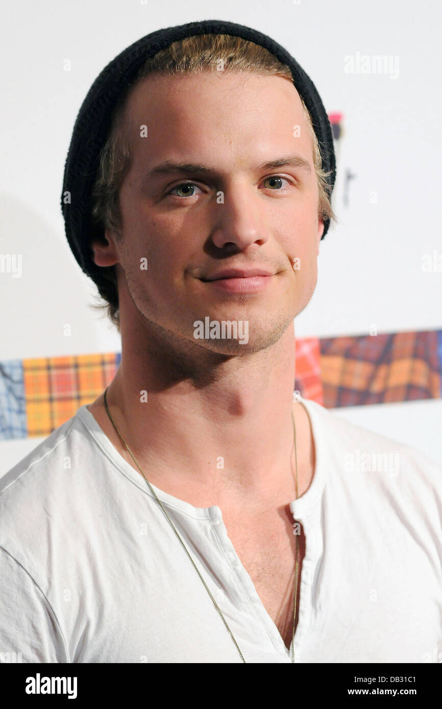 Freddie Stroma 9. jährliche "Gekleidet, Kilt" Charity Fashion show am Hammerstein Ballroom - Ankünfte. New York City, USA- Stockfoto