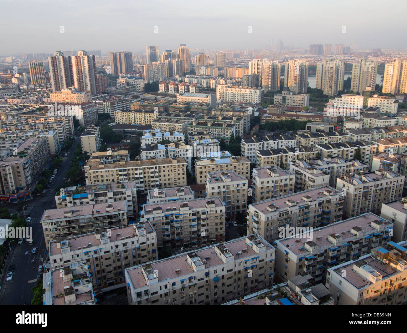 Stadt Nanjing betrachtet aus großer Höhe Stockfoto