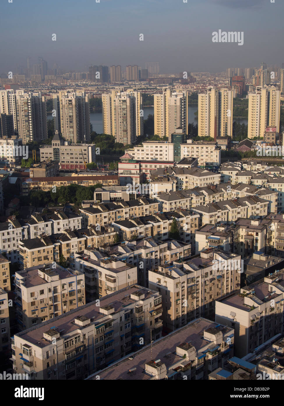 Stadt Nanjing betrachtet aus großer Höhe Stockfoto