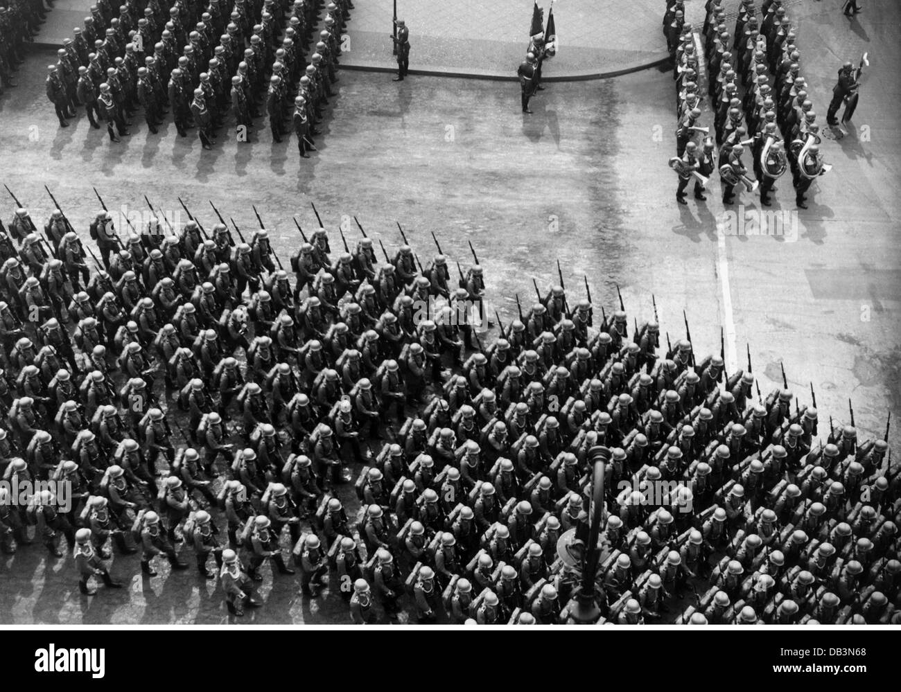 Nationalsozialismus / Nationalsozialismus, Militär, Armee, Militärbericht zum 49. Geburtstag Adolf Hitlers, Berlin, 20.4.1938, Zusatzrechte-Clearences-nicht vorhanden Stockfoto
