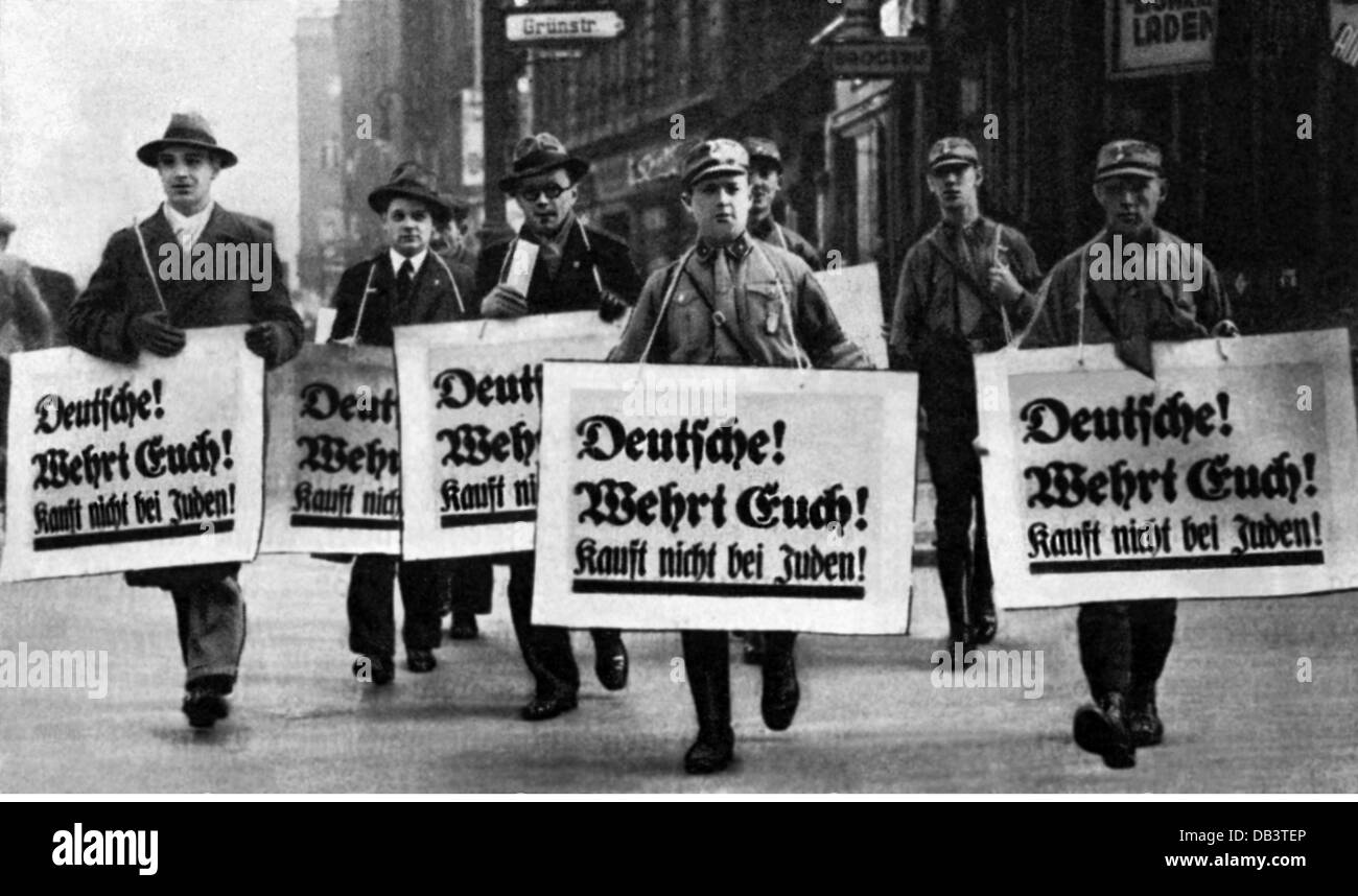 Nationalsozialismus / Nationalsozialismus, Verbrechen, Judenverfolgung, Boykott jüdischer Geschäfte, Berlin, 1.4.1933, NSDAP-Parteimitglieder und SA-Männer mit Transparenten, Zusatzrechte-Clearences-nicht vorhanden Stockfoto