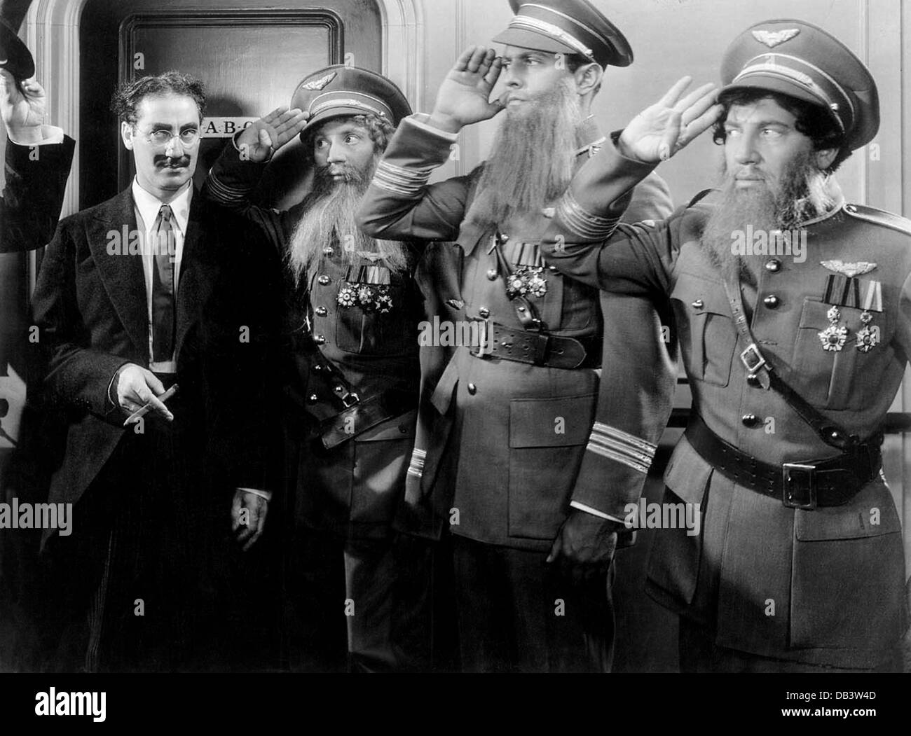 A NIGHT AT THE OPERA - DIE MARX BROTHERS MGM, 1935. Regie: Sam Wood. Mit Groucho Marx, Chico Marx, Harpo Marx, Stockfoto