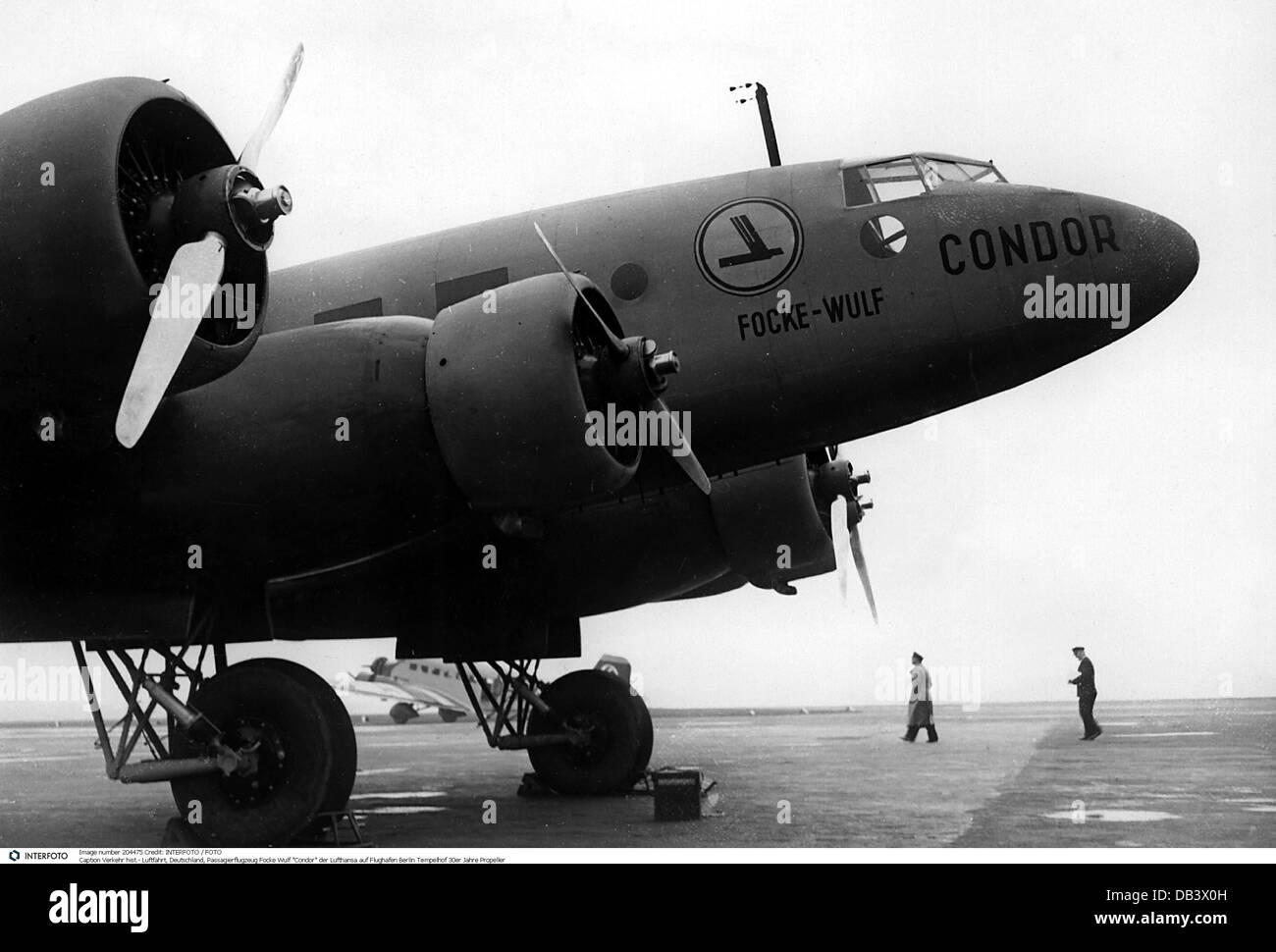 Transport / Transport, Luftfahrt, Passagierflugzeuge, Focke Wulf 'Condor' der Lufthansa, Flughafen Berlin Tempelhof, Deutschland, 1930er Jahre, , Zusatzrechte-Abfertigung-nicht verfügbar Stockfoto