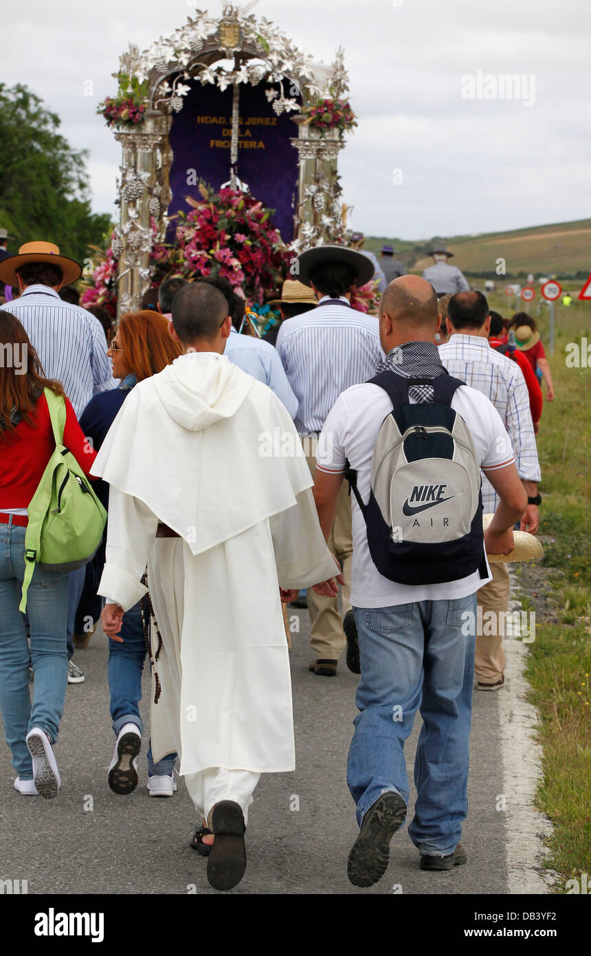 Katholische Pilger machen die jährliche Wallfahrt nach El Rocio in Andalusien, Südspanien Stockfoto