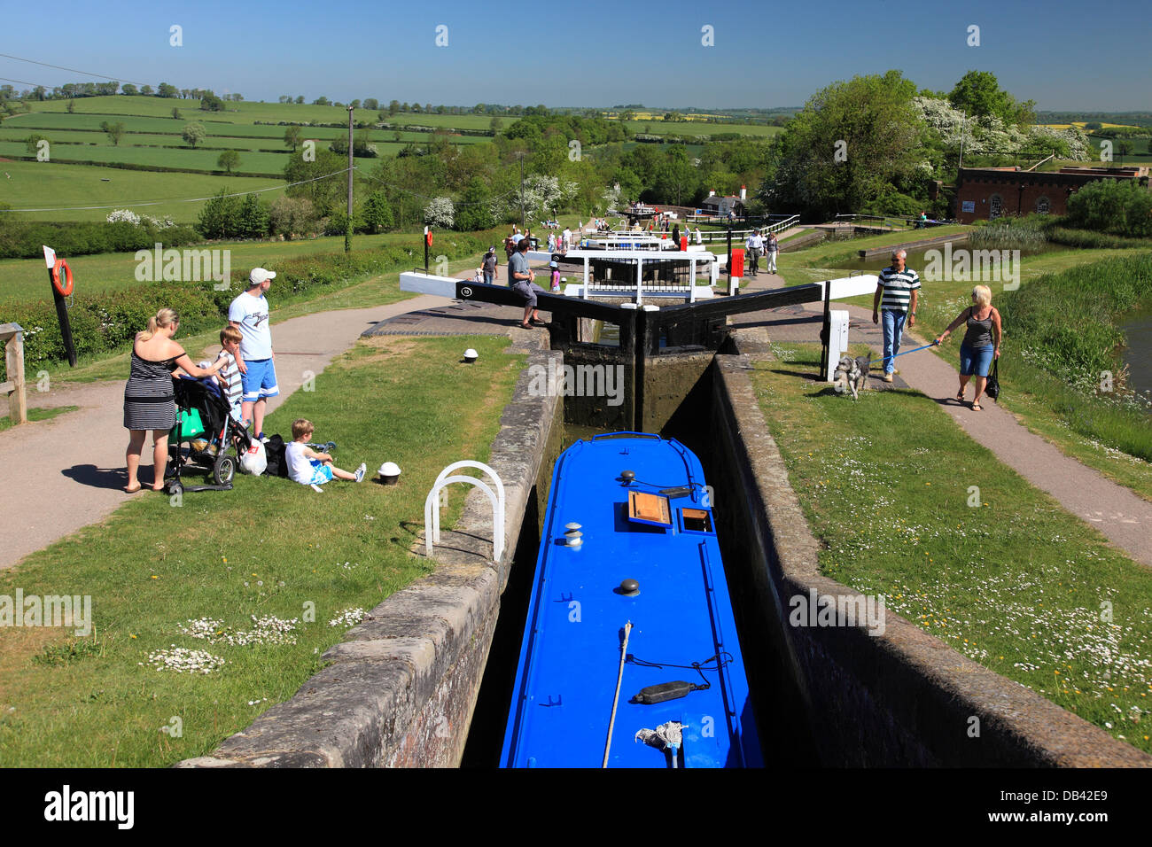 Ein Narrowboat absteigend Foxton sperrt Stockfoto