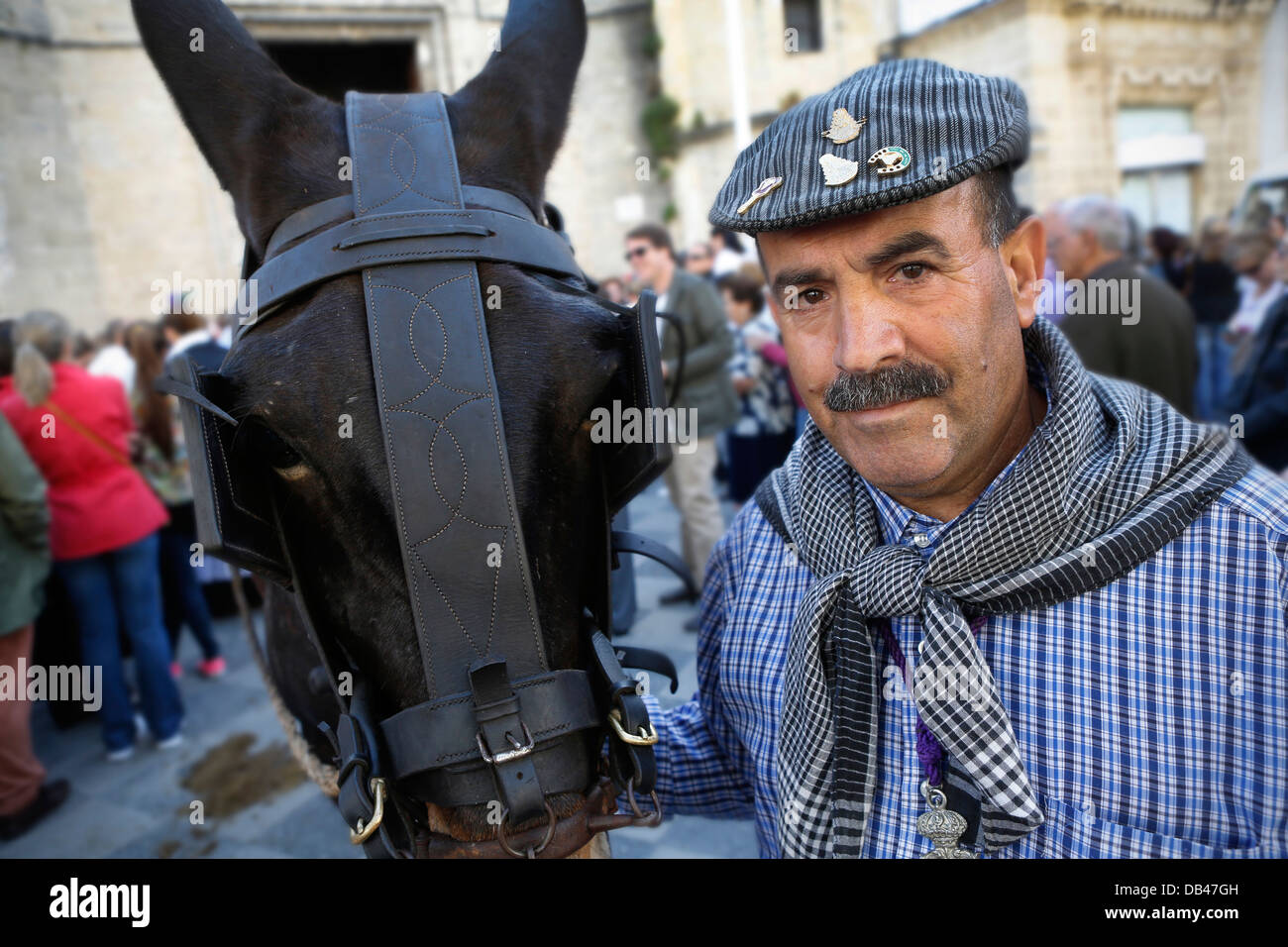 Spanischer Mann mit einem Maultier in Südspanien Stockfoto