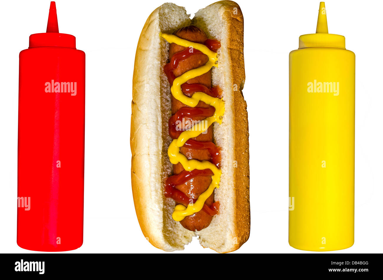 Hot Dog mit Ketchup und Senf Flaschen isoliert auf weißem Hintergrund. Stockfoto