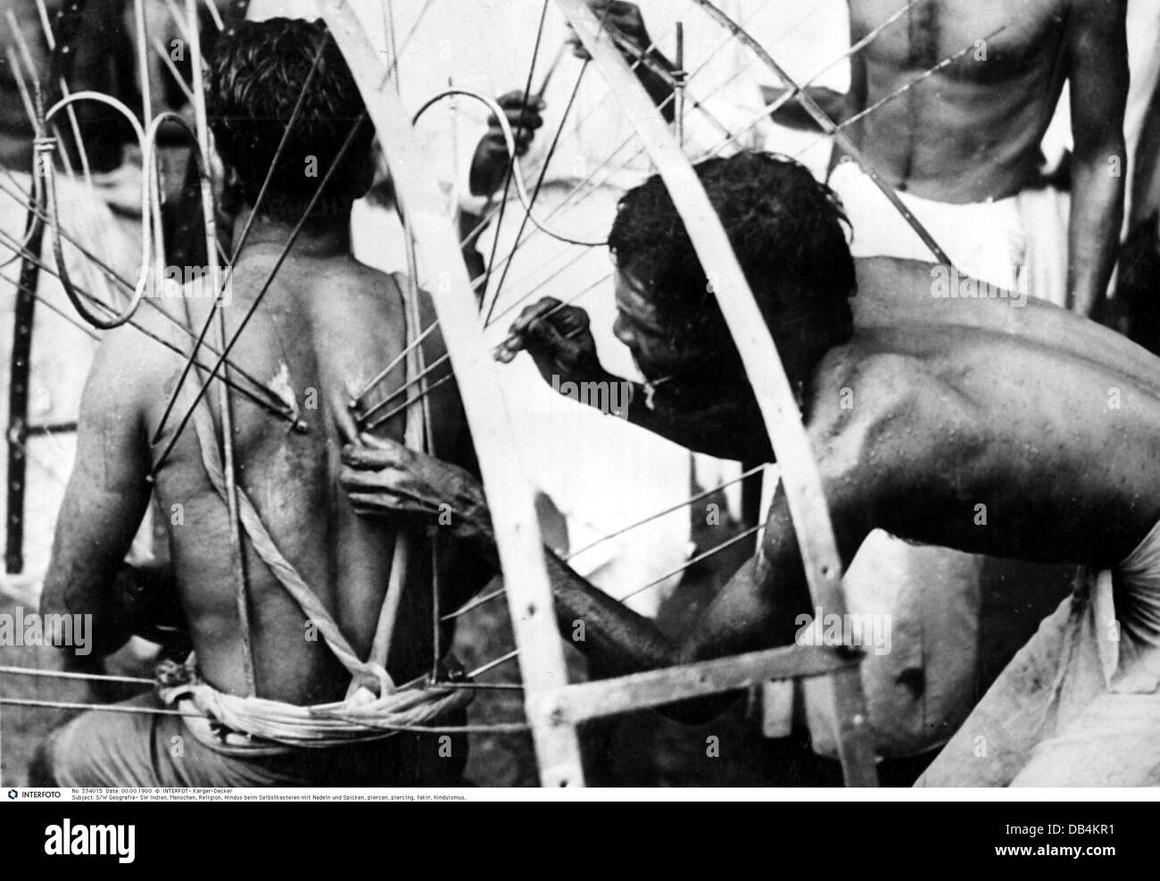 Geographie / Reisen, Indien, Menschen, Religion, Hindu während einer Selbstmortifikation mit Pins, Zusatz-Rechte-Clearences-nicht vorhanden Stockfoto