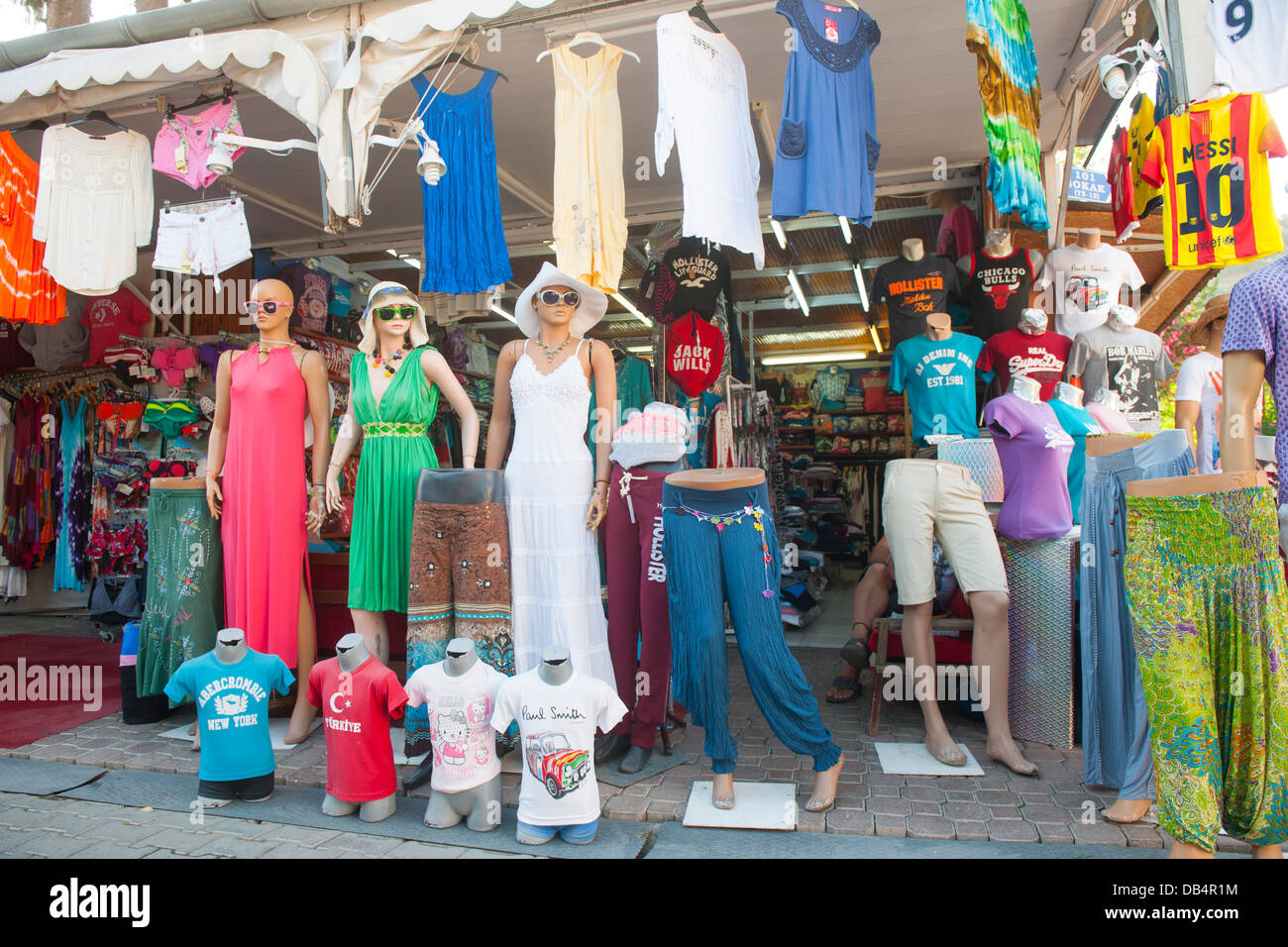 Ägypten, Provinz Mugla, Dalyan, Haupteinkaufsstrasse der Touristen Mit Geschäften, Bars Und Restaurants Stockfoto
