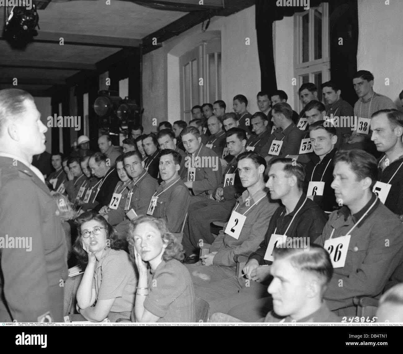 Justiz, Prozesse, Malmedy-Massakerprozess, Dachau, Deutschland, 1946, Zeuge Samuel Bobyns während der Konfrontation mit den Angeklagten, Mitglieder der 1. SS-Panzerdivision 'Leibstandarte Adolf Hitler', 5.6.1946, Zusatzrechte-Clearences-nicht verfügbar Stockfoto