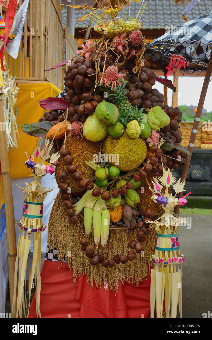 Indonesien, Bali, Angebote in einer Hinduismus religiöse Zeremonie im Tempel Pura Besakih Stockfoto