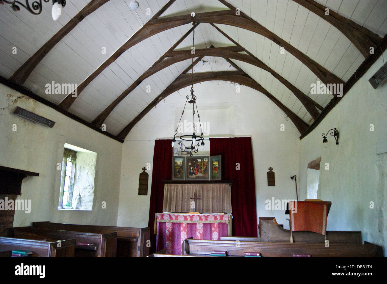 Innenraum der St. Leonard mittelalterlichen strohgedeckten Filialkirche, 14.. Jahrhundert, Tivington, Minehead, Somerset Stockfoto