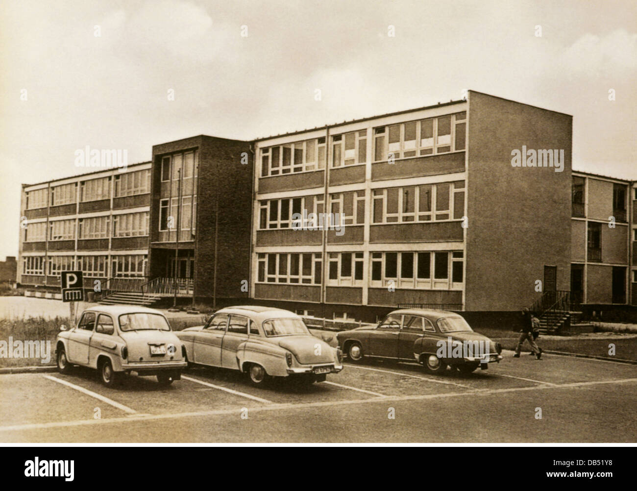 Geographie / Reisen, Deutschland, DDR, Oschatz, Gymnasium, Außenansicht, 1970er Jahre, Additional-Rights-Clearences-not available Stockfoto