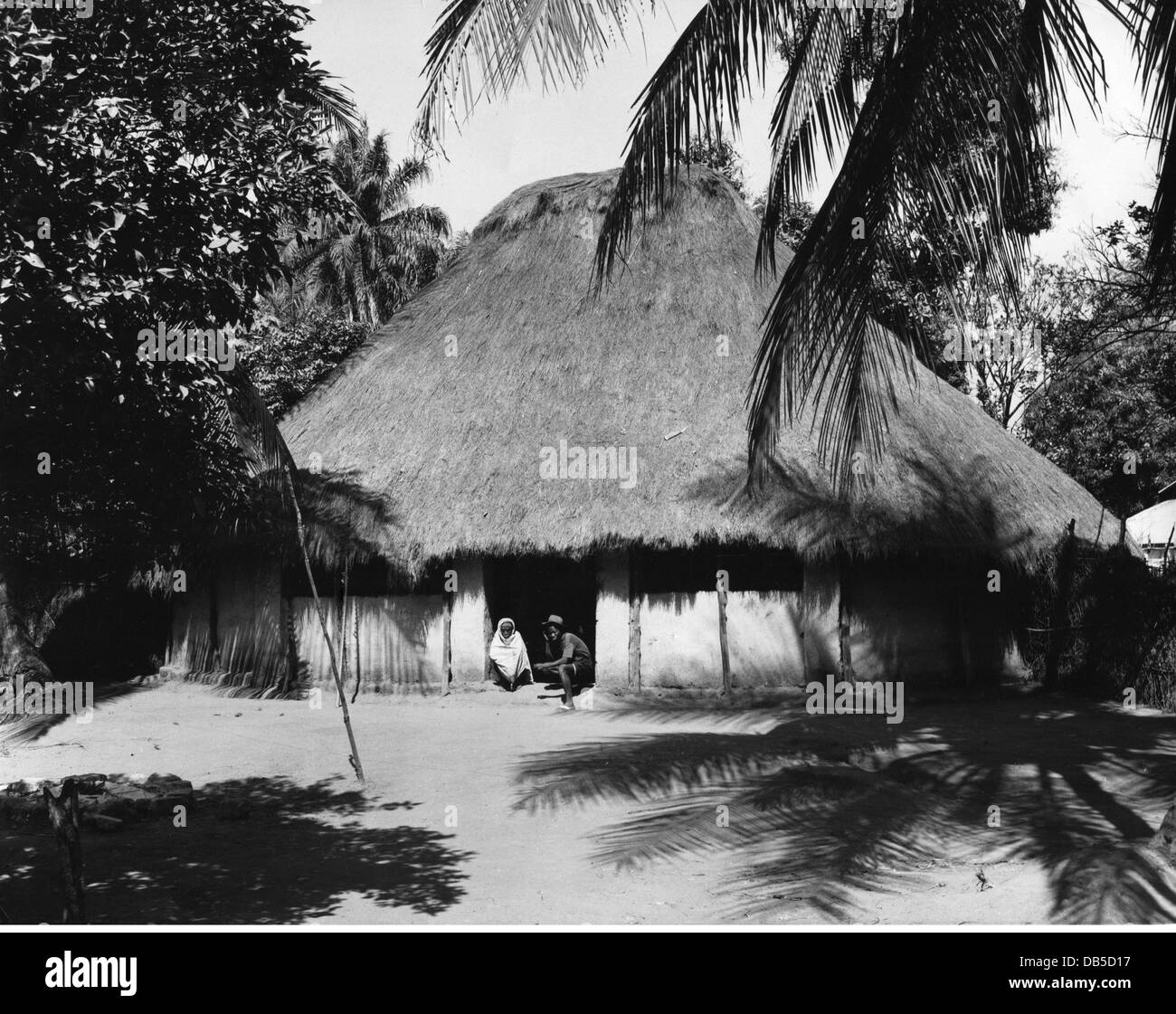 Geographie / Reisen, Guinea, Menschen, native Gehäuse in Trigwagbe, 1960er, Zusatz-Rechte-Clearences-nicht verfügbar Stockfoto