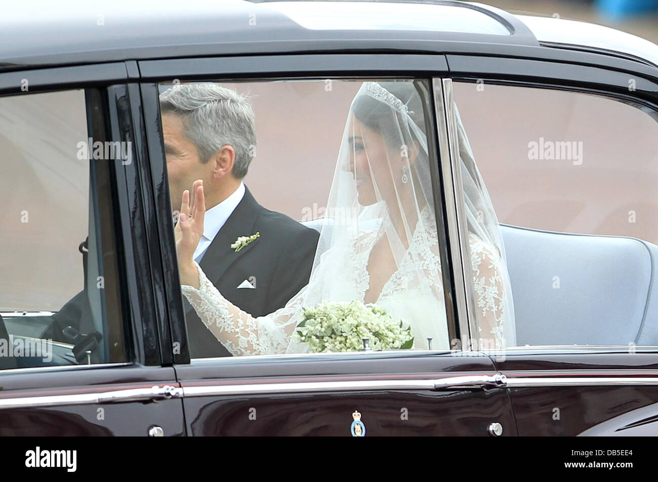 Catherine Middleton ankommen, die Hochzeit von Prinz William und Catherine Middleton - The Mall London, England - 29.04.11 Stockfoto