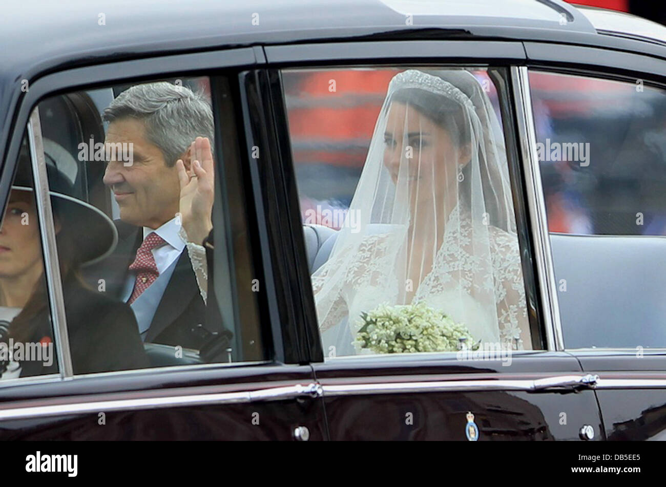 Catherine Middleton ankommen, die Hochzeit von Prinz William und Catherine Middleton - The Mall London, England - 29.04.11 Stockfoto