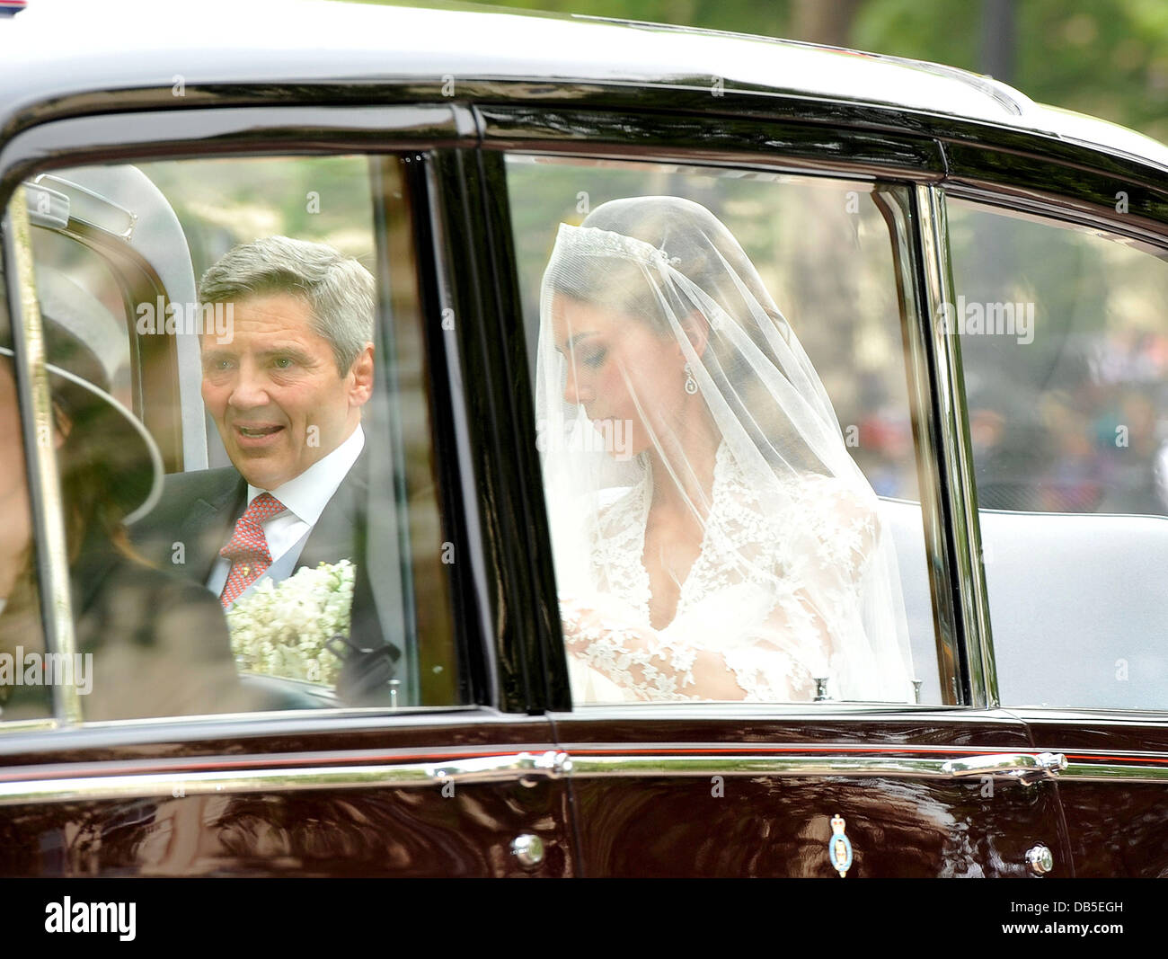Catherine Middleton ankommen, die Hochzeit von Prinz William und Catherine Middleton - The Mall London, England - 29.04.11 Stockfoto