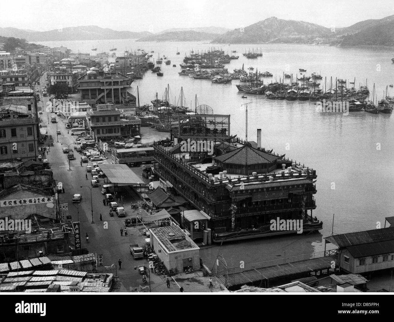 Geographie / Reisen, China, Macau, Stadtansichten / Stadtlandschaften, Blick vom Grand Hotel auf den Pearl River mit dem schwimmenden 'Casino de Macao', 1972, zusätzliche-Rechte-Clearences-nicht verfügbar Stockfoto