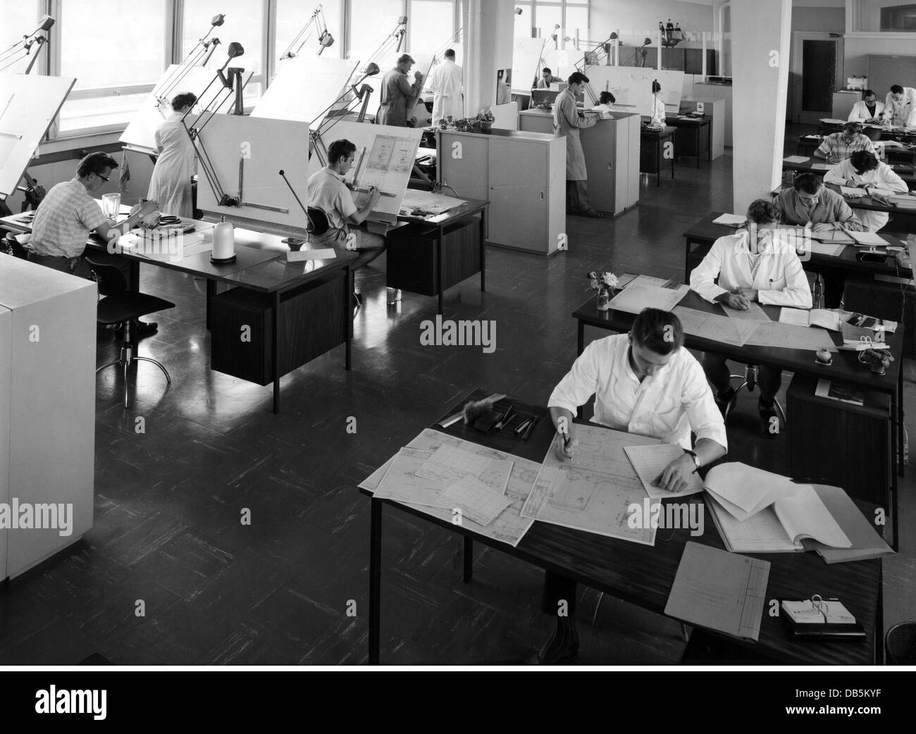 Beruf, Ingenieurzeichner, Großraum, Elektrostar, 1958, Zusatz-Rechte-Freiungen-nicht vorhanden Stockfoto
