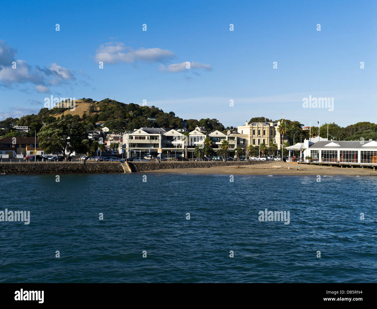 dh Auckland Harbour DEVONPORT NEW ZEALAND Auckland North Shore Harbourside Vorort Küstendorf Waitemata harbour Stockfoto