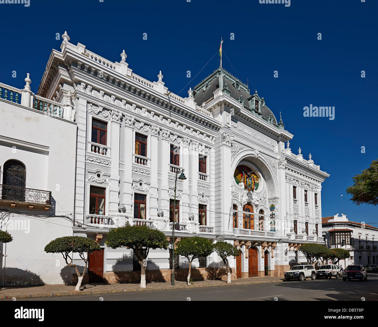 Palacio De La Prefectura de Chuquisaca im Plaza 25 de Mayo, Sucre, Bolivien, Südamerika Stockfoto