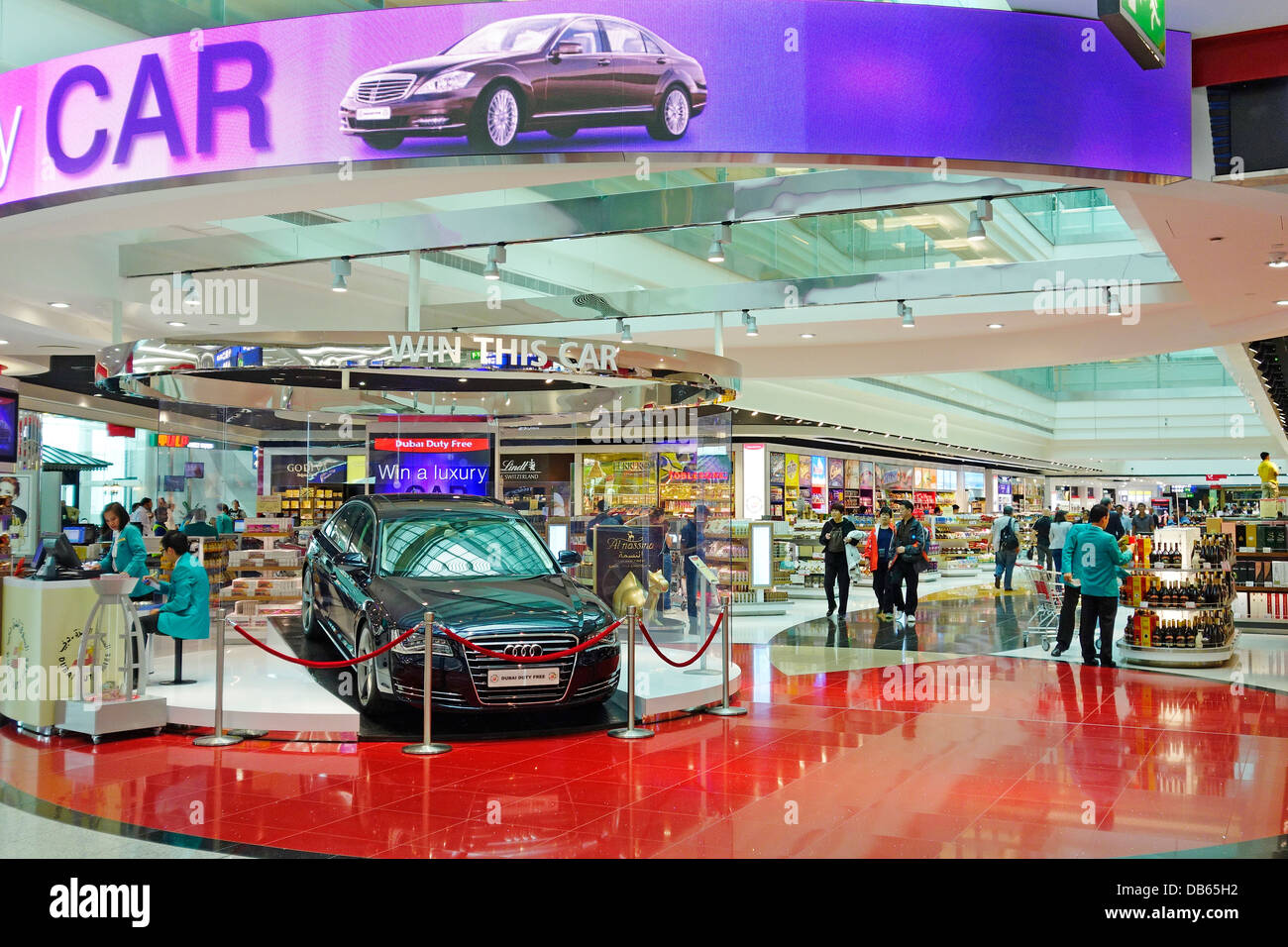 Duty free Shop am Dubai International Airport. Dubai, Vereinigte Arabische Emirate. Stockfoto
