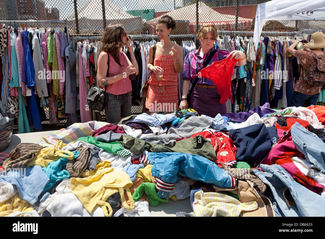 Flohmarkt in Teufels Küche, NYC, New York City Stockfoto