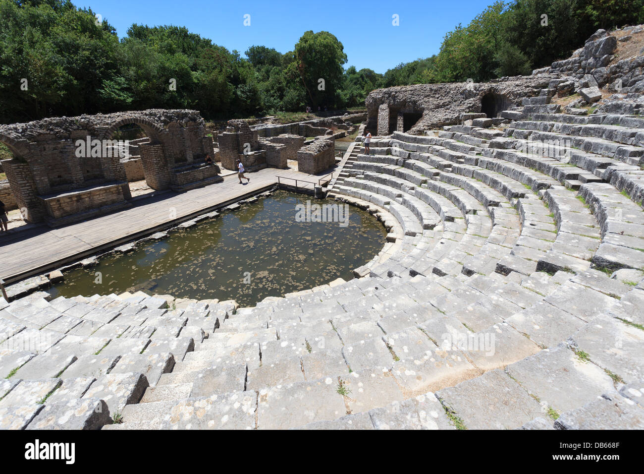 Reste des antiken griechischen & römischen Amphitheaters in Butrint, Albanien Stockfoto