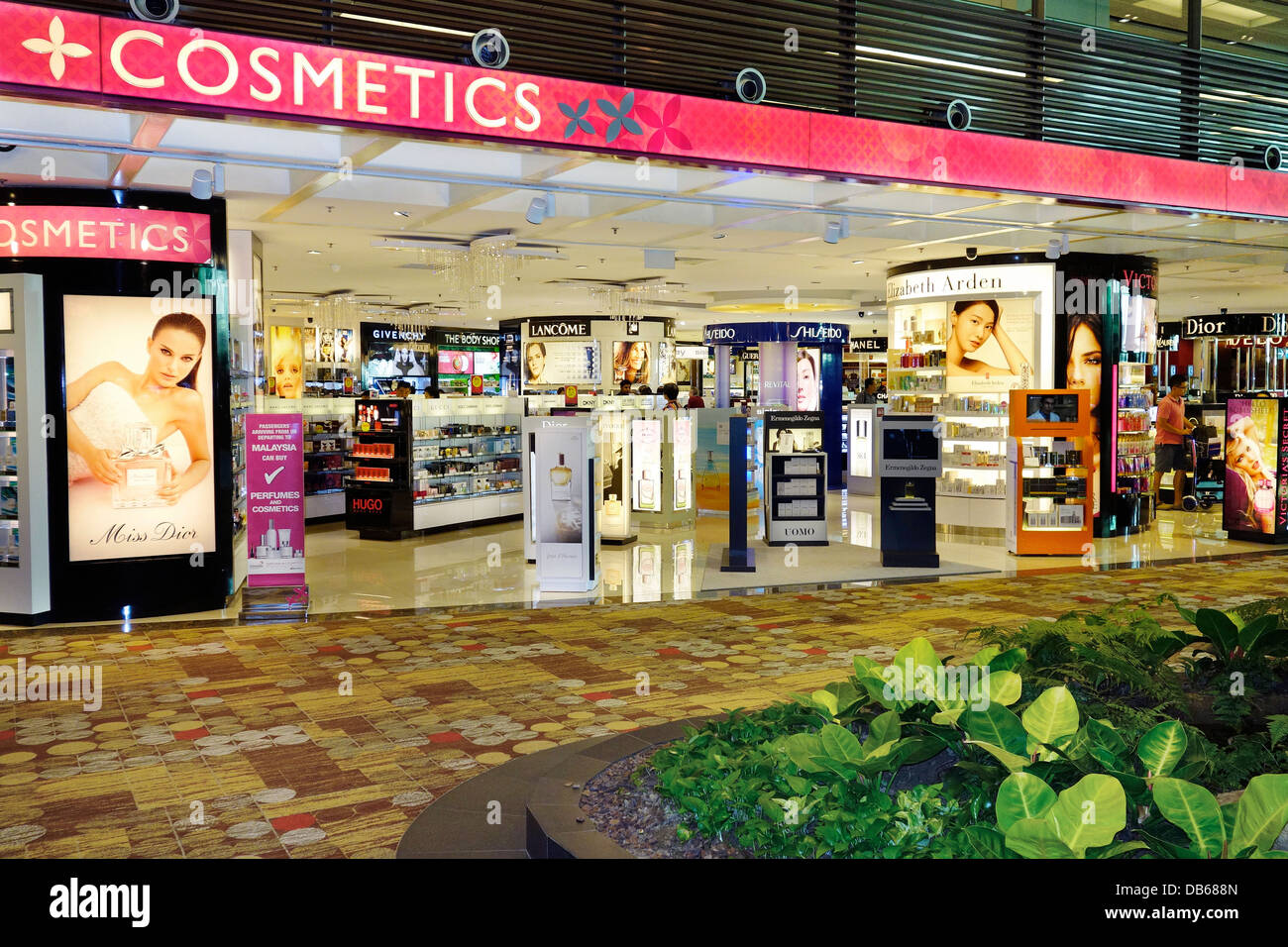 Duty free Shop am Flughafen Changi, Singapur. Stockfoto