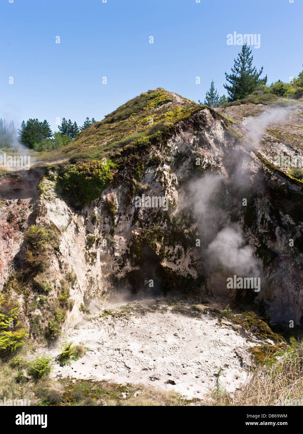 dh-Krater des Mond TAUPO Neuseeland geothermische gehen Thermenlandschaft Dampf Öffnungen Krater Stockfoto