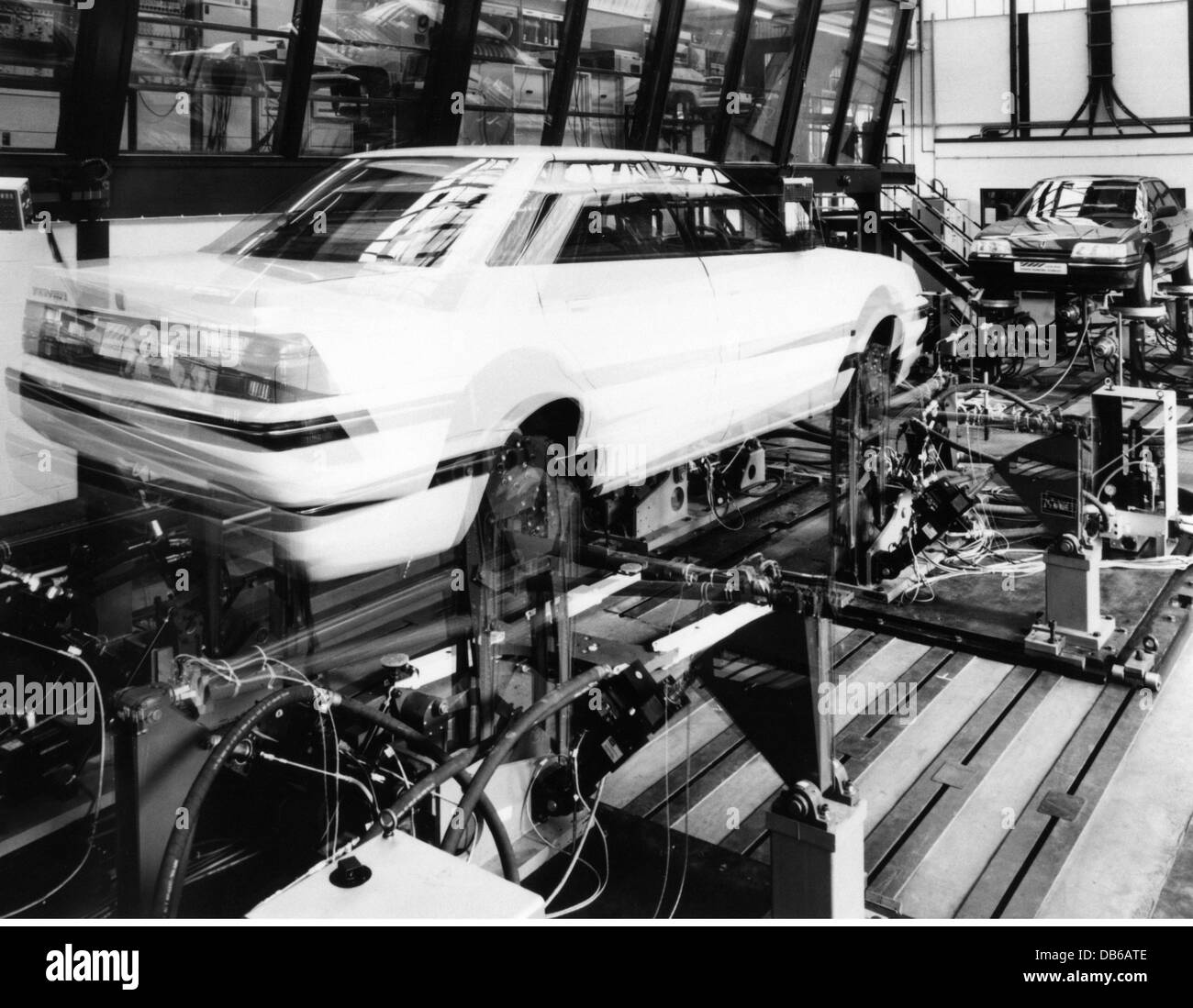 Industrie, Auto, Austin Rover, Qualitätstest an einem Auto der Serie 800, Entwicklungszentrum in Gaydon, Warwickshire, England, September 1987, zusätzliche-Rechte-Clearences-nicht verfügbar Stockfoto