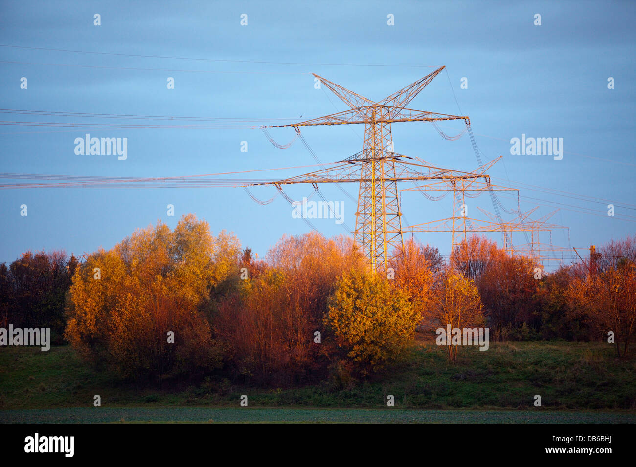 Strommasten, München, Bayern, Deutschland Stockfoto