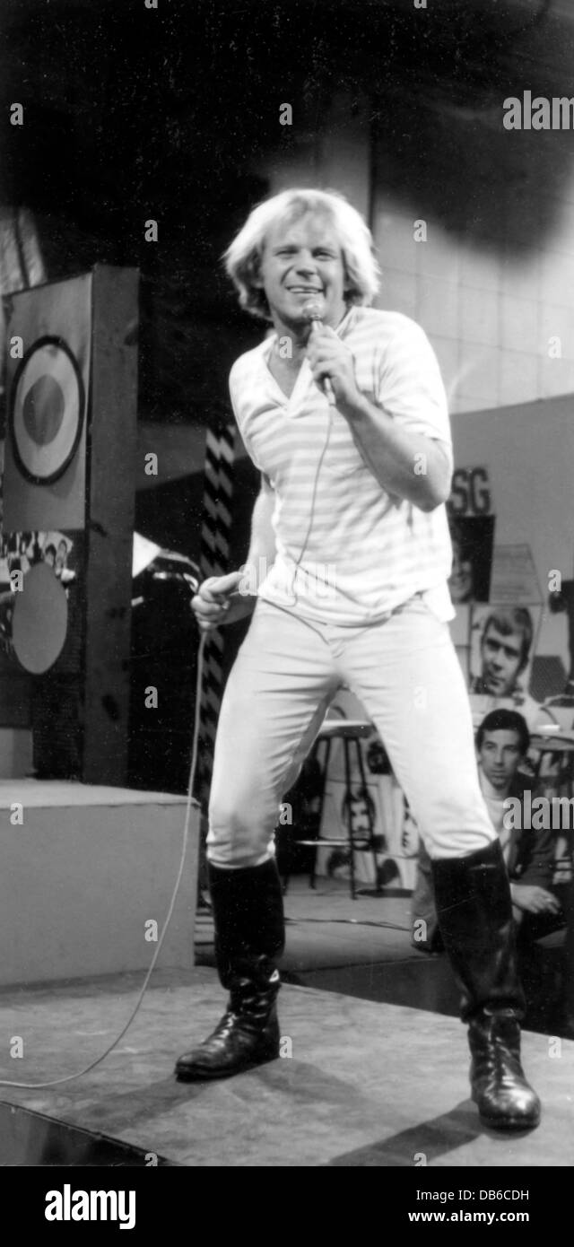 BARRY McGUIRE U.S.-Sängerin auf Ready, Steady, Go im November 1965, singen "Eve of Destruction" Foto Tony Gale Stockfoto