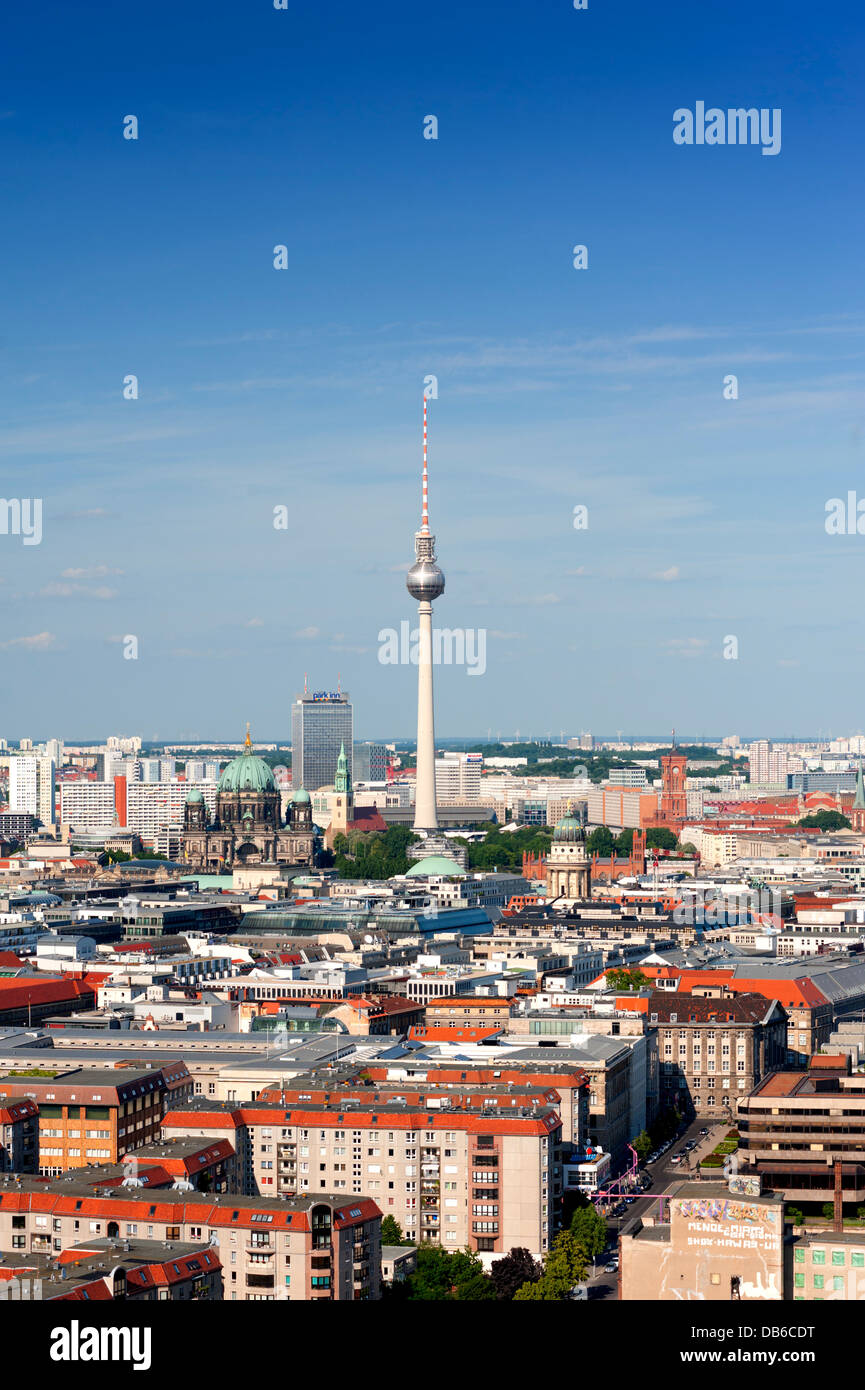 Skyline mit TV Turm der Fernsehturm in Berlin Deutschland Stockfoto