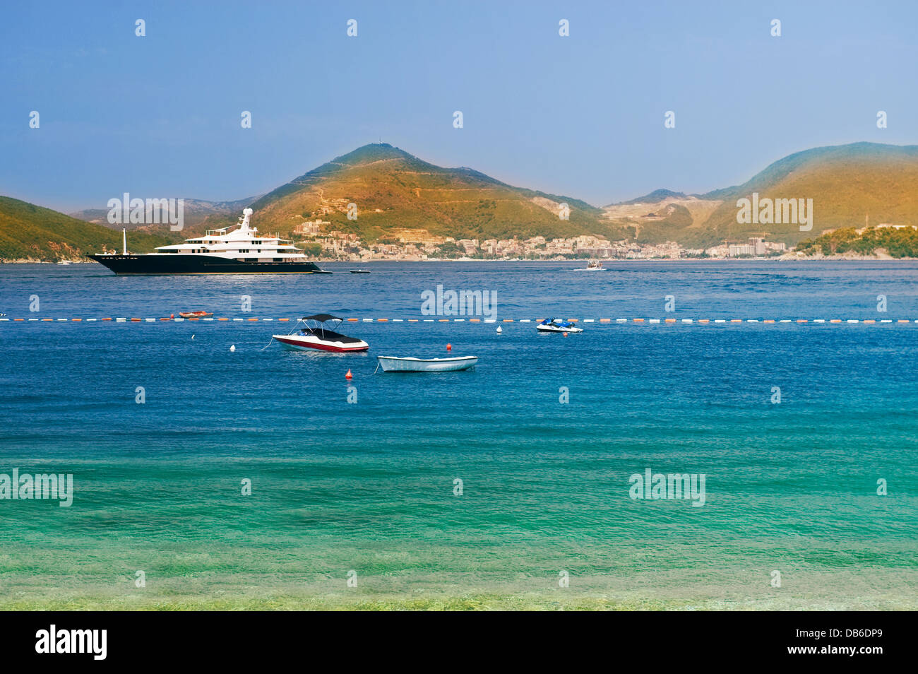 Sommer auf die Berge und Täler von Budva Stockfoto