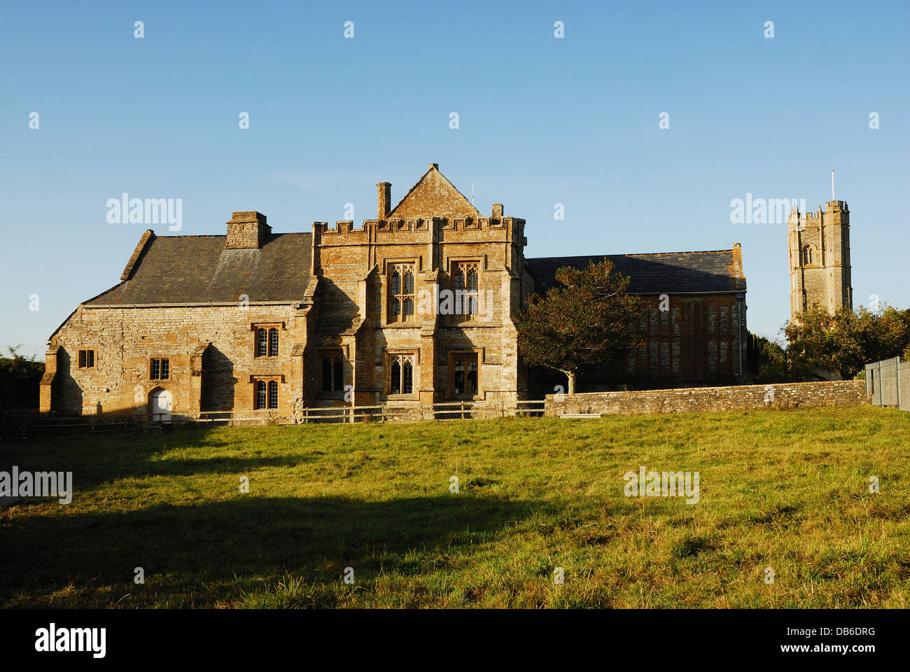 Eine Ansicht der Muchelney Abtei Somerset UK Stockfoto