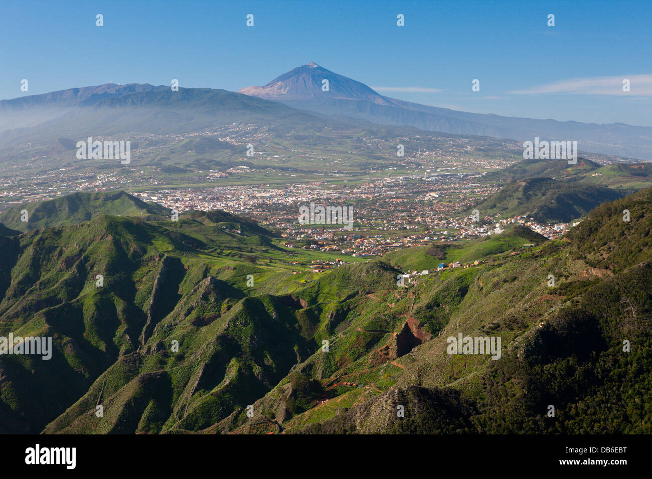 Blick vom Anaga-Gebirge auf Las Mercedes und Vulkan Teide, Teneriffa, Kanarische Inseln, Spanien Stockfoto