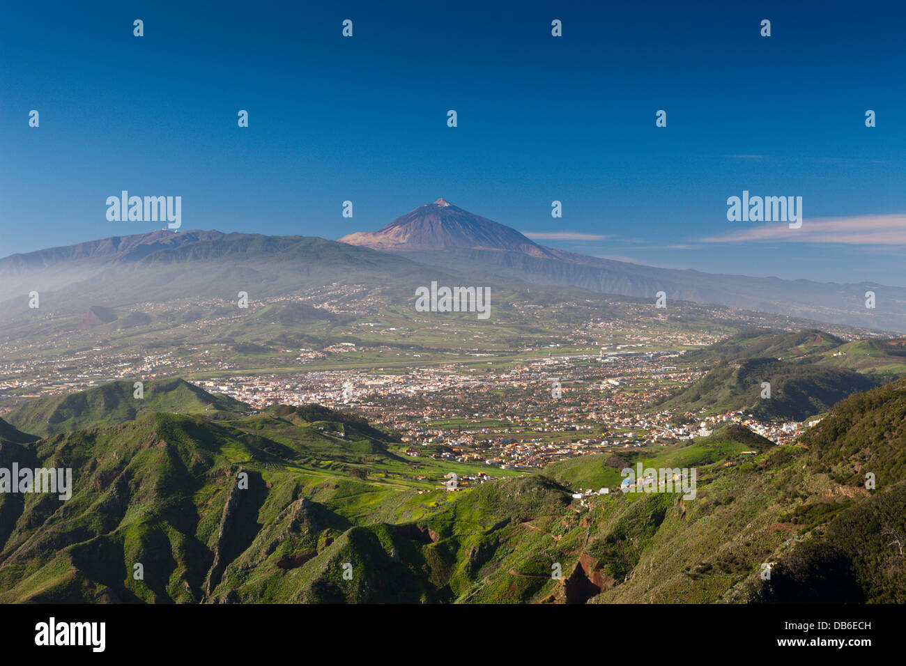 Blick vom Anaga-Gebirge auf Las Mercedes und Vulkan Teide, Teneriffa, Kanarische Inseln, Spanien Stockfoto
